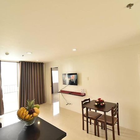 ฮอลิเดย์ โอเชียนวิว เรสซิเดนซ์ แอนด์ รีสอร์ต Hotel ซามาล ภายนอก รูปภาพ