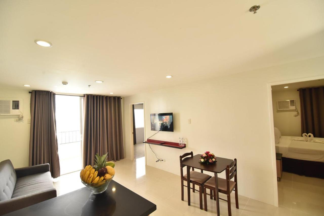 ฮอลิเดย์ โอเชียนวิว เรสซิเดนซ์ แอนด์ รีสอร์ต Hotel ซามาล ภายนอก รูปภาพ